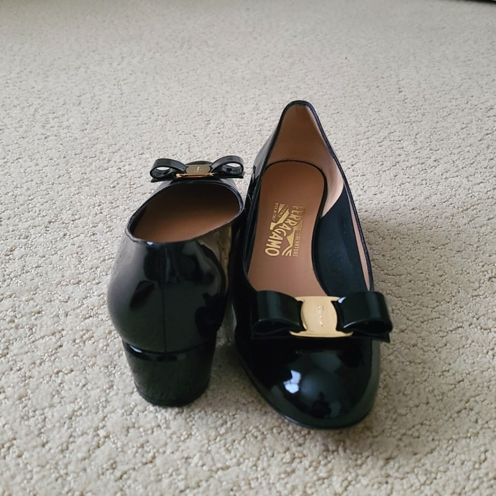 Salvatore Ferragamo short pumps